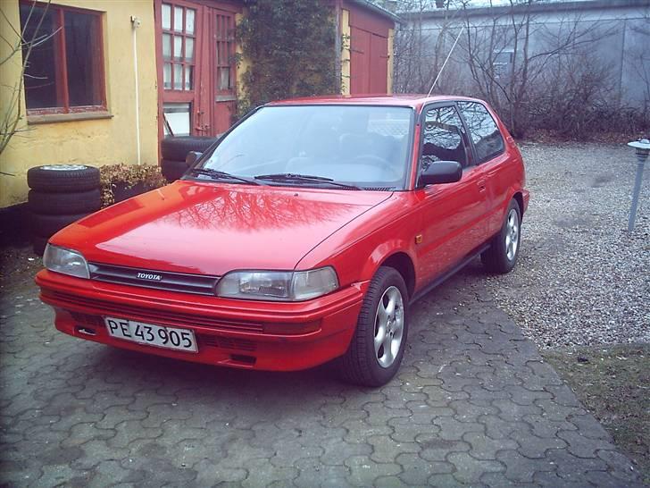 Toyota corolla 1.3 xli SOLGT billede 8