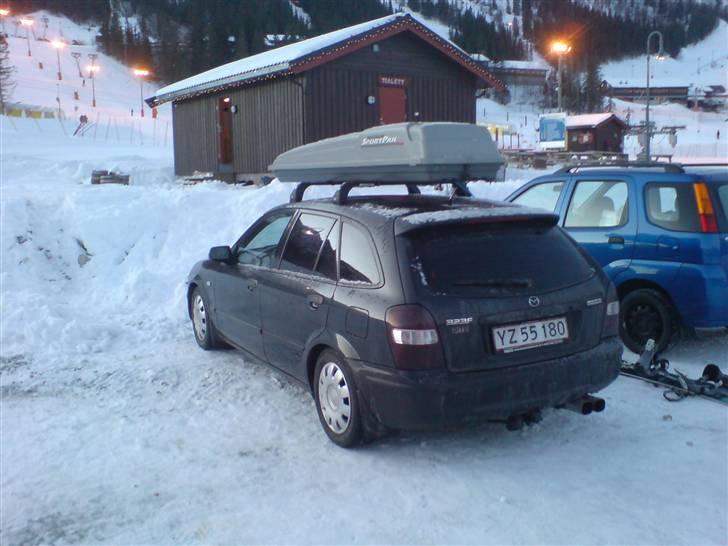 Mazda 323F -=SOLGT=- - Bette tur til Norge.. billede 9