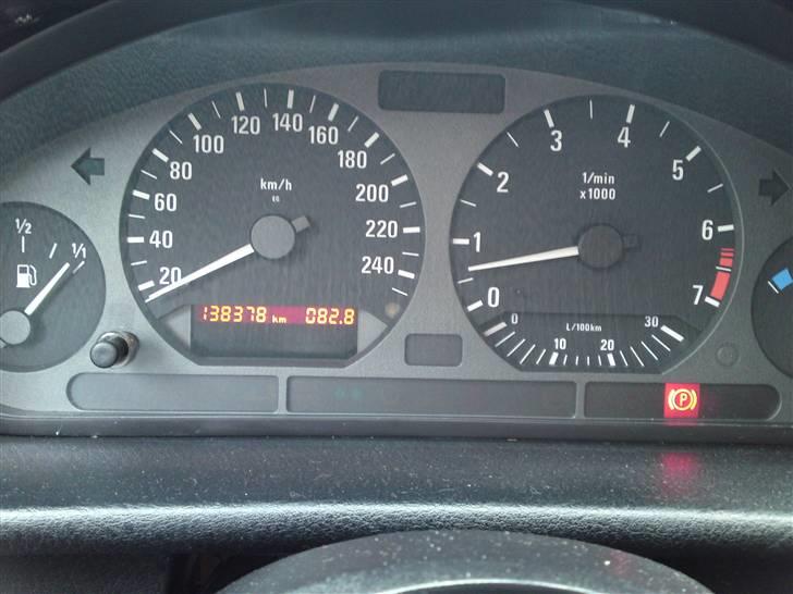 BMW 323i touring  - Læg mærke til km. lækkert. billede 14