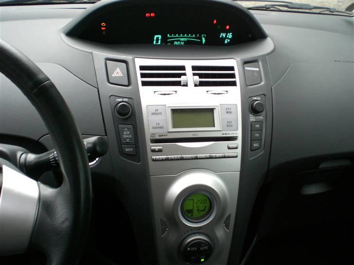 Toyota Yaris 1,3 Sol 5d SOLGT billede 7