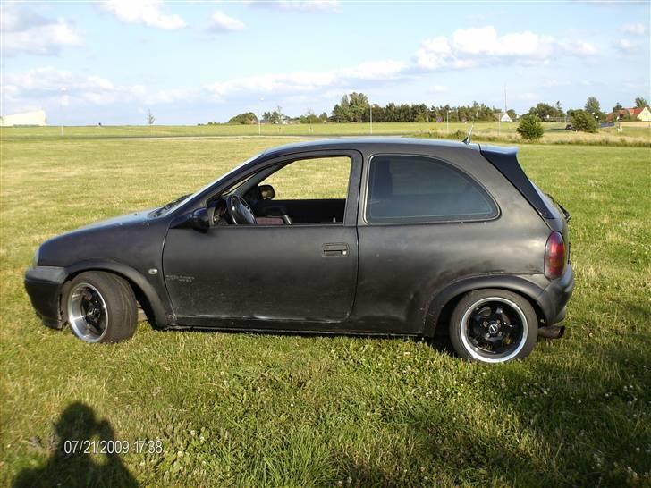 Opel corsa 1,4i sport  Byttet) billede 2