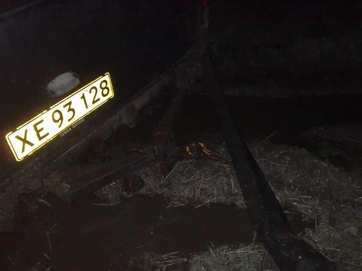 Nissan Patrol 4x4 - Fuck den sad fast.. NY kofanger skal der til. billede 9