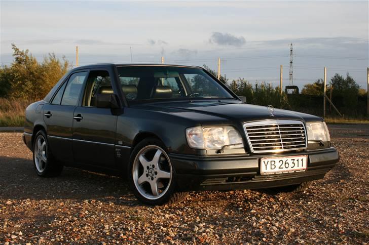 Mercedes Benz 300E billede 1