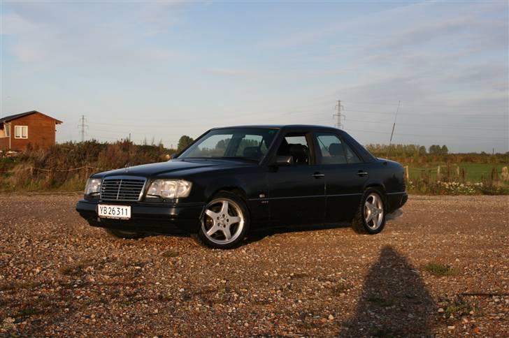 Mercedes Benz 300E billede 2