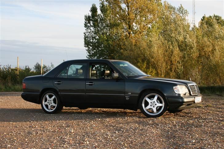 Mercedes Benz 300E billede 3