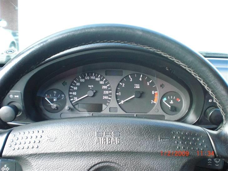 BMW 316i compact SOLGT billede 3