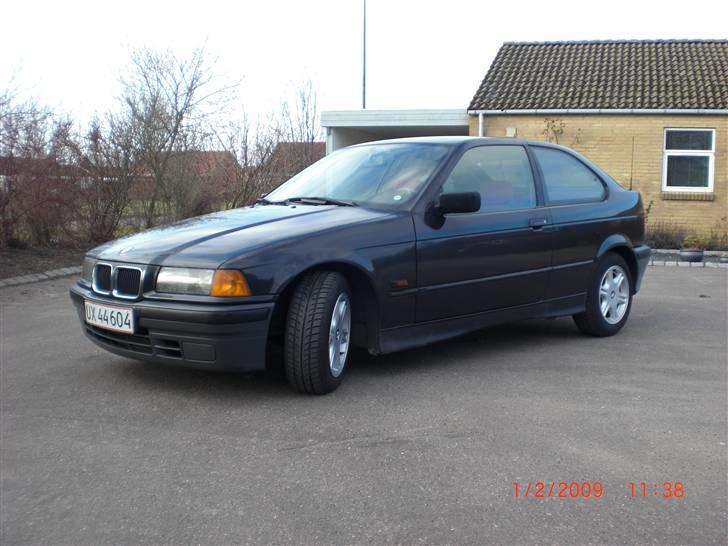 BMW 316i compact SOLGT - Da jeg lige havde købt den ;) billede 5