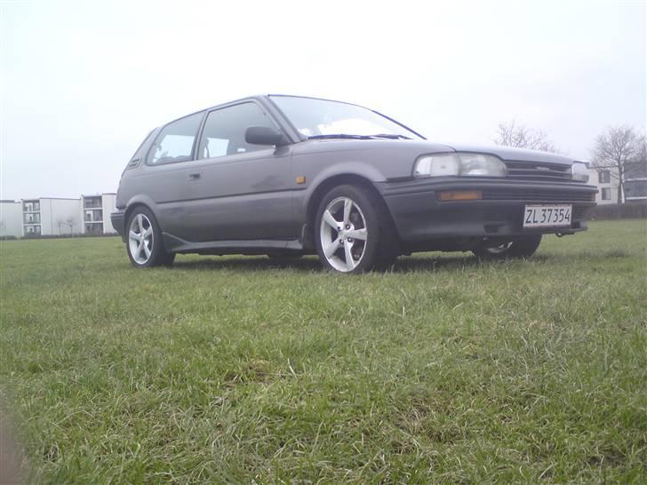 Toyota corolla 1,3 xli  Solgt billede 18