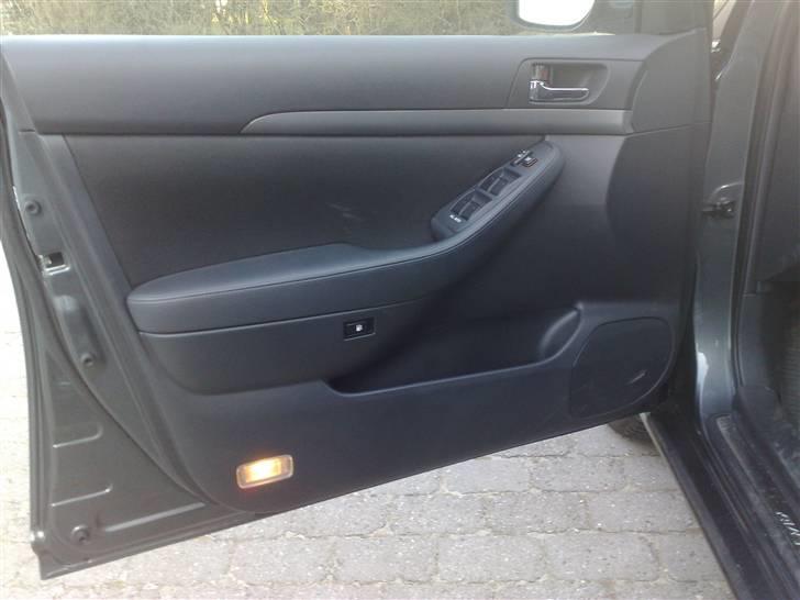 Toyota Avensis - dørsiden billede 7