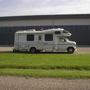 Ford Econoline 350 Born Free P