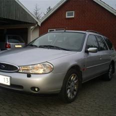 Ford  Mondeo 2.5 V6