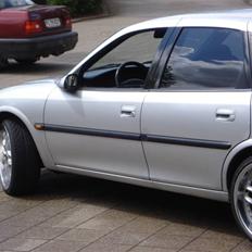 Opel Vectra B 2,0 16V Solgt
