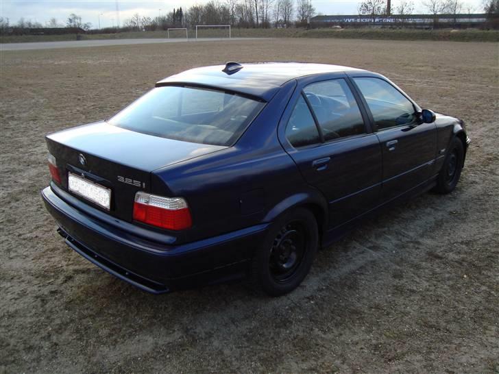 BMW E36 325i (SOLGT) billede 8