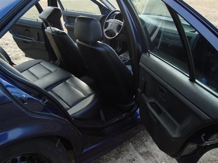 BMW E36 325i (SOLGT) billede 11