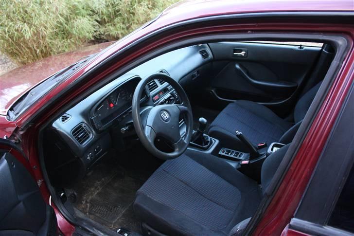 Honda accord  ( total skade ) billede 6