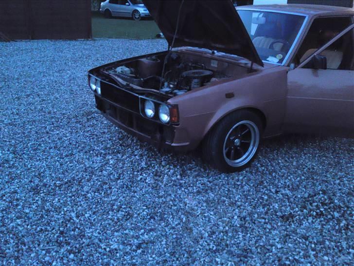 Toyota Corolla KE70 Solgt - Ny front. Mangler lige lidt mere tilpasning :) billede 2