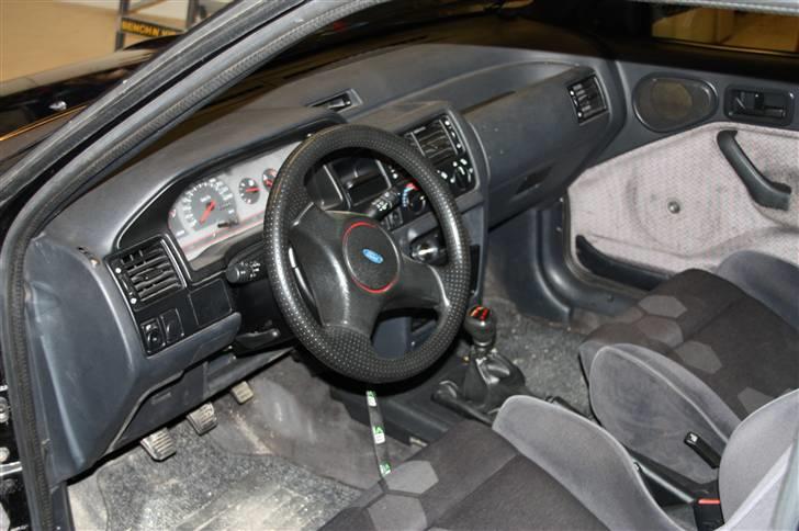 Ford Escort RS2000 - SKROTTET billede 10