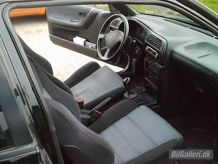Nissan Sunny sr *SOLGT* billede 7