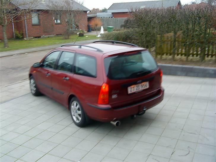 Ford Focus st.car billede 3