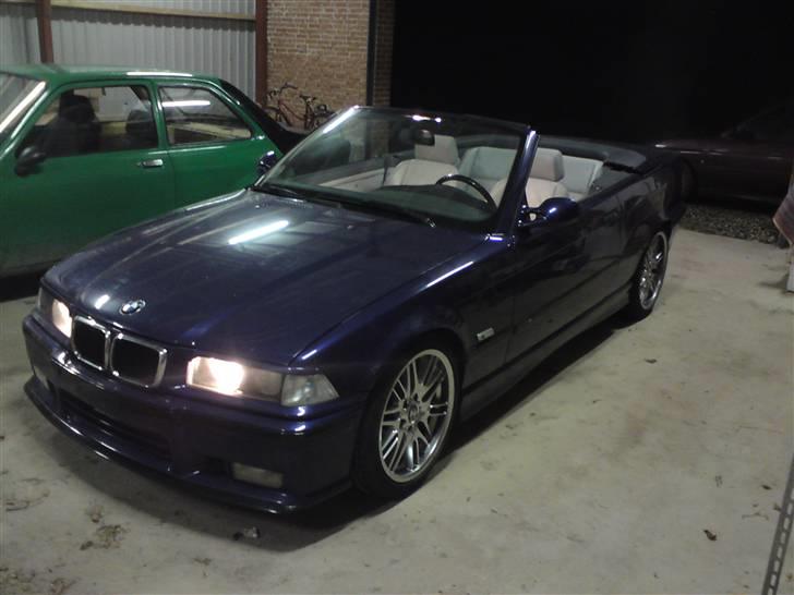 BMW 318i cab SOLGT billede 1