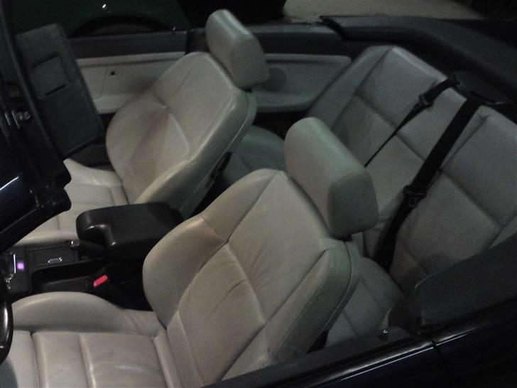 BMW 318i cab SOLGT billede 3