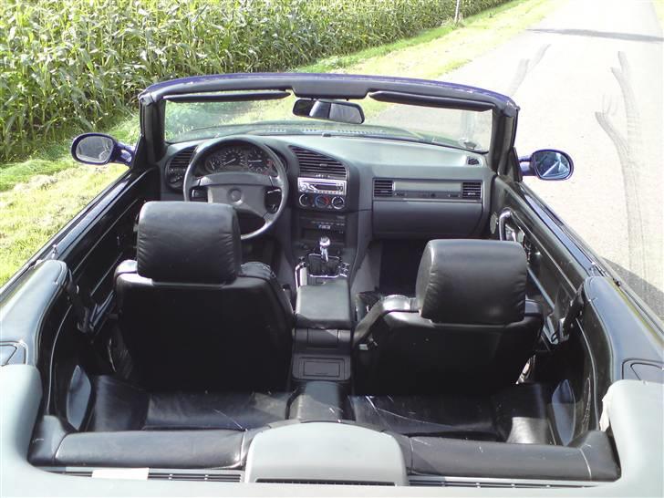 BMW 318i cab SOLGT billede 8