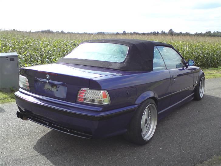 BMW 318i cab SOLGT billede 9