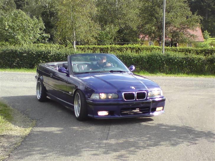 BMW 318i cab SOLGT billede 10