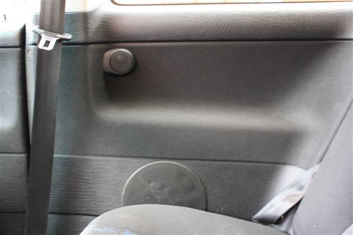 VW Golf 3 Vr6 Syncro SOLGT - 8 højtalet soundsystem fra wv spiller fint med lidt pioneer gejl billede 11