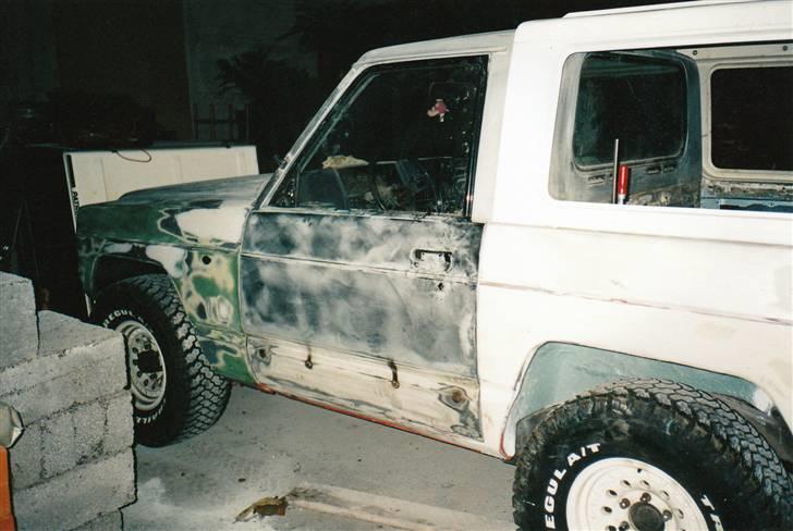 Nissan Patrol 4x4 Pickup - Gr døre som har fået svejst liste huller til.. billede 2