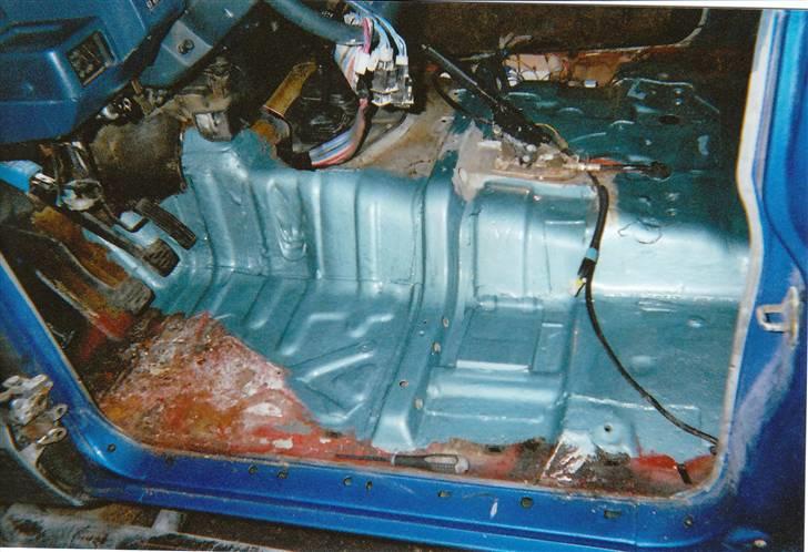 Nissan Patrol 4x4 Pickup - Derefter en lidt lysere blå farve oven på grundfarven.  billede 17