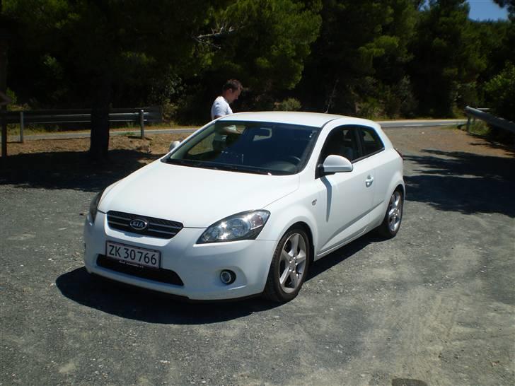 Kia Pro´Ceed Sport 1,6 CRDI   - Fra sommeren 2008 i Italien. Puhh den har ikke været vasket i 1 uge = ) billede 7