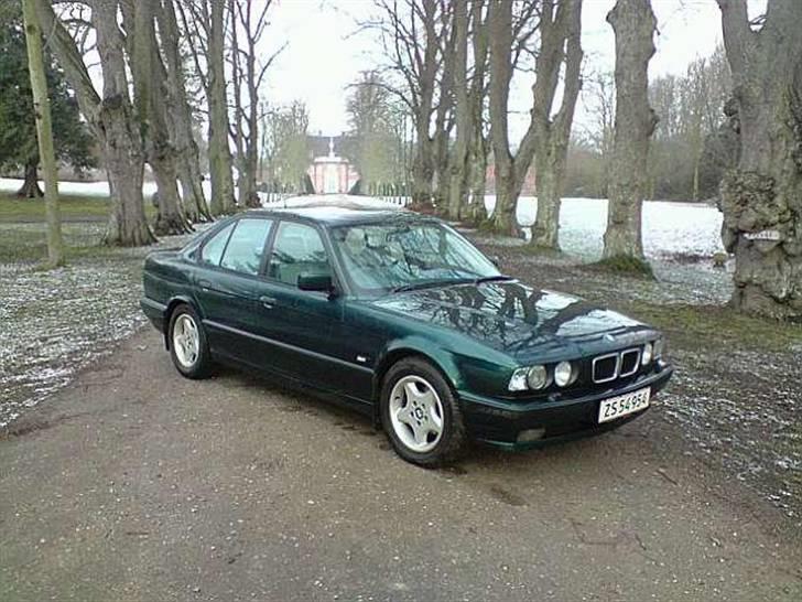 BMW 525i Aut. SOLGT 02.12.09 billede 1