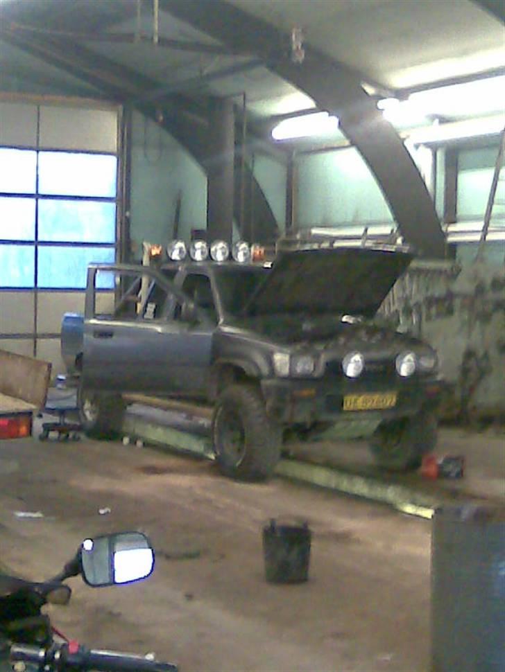 Toyota hilux 4x4 solgt billede 13