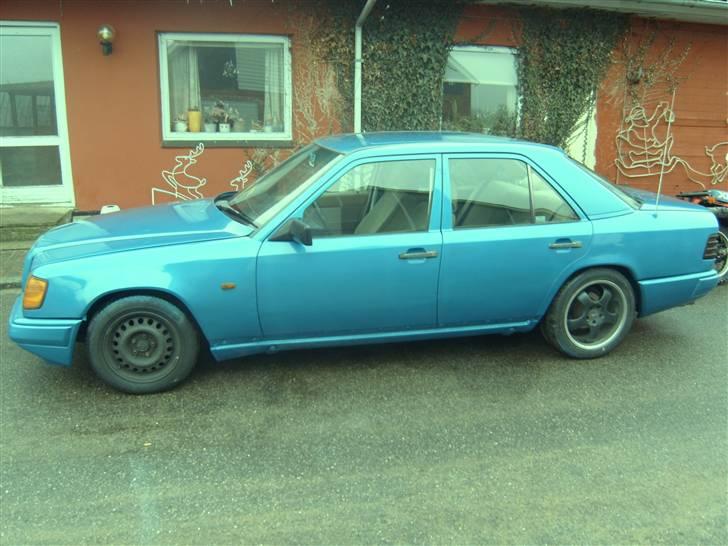 Mercedes Benz 250D 124 *RIP* billede 3