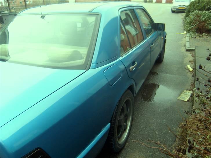 Mercedes Benz 250D 124 *RIP* billede 4