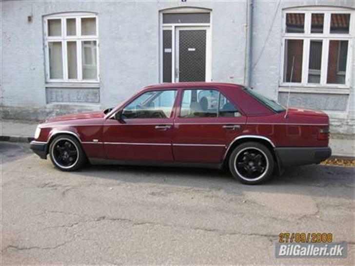 Mercedes Benz 250D 124 *RIP* - Sådan så den ud enden jeg kørte galt billede 9