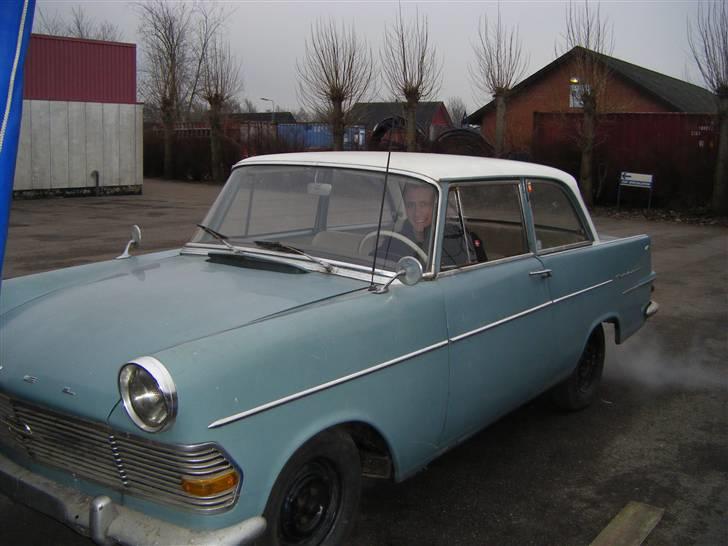 Opel rekord p2 olympia - så skulle perlen på lad. og hjem til det kolde jylland. billede 1
