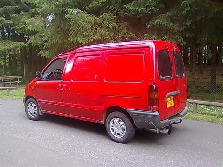 Nissan Serena cargo billede 4