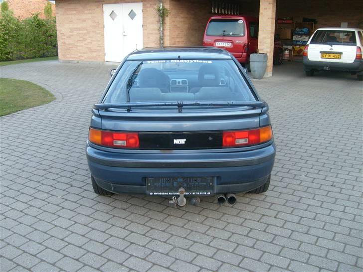 Mazda 323F BG *SOLGT* - Røven billede 4