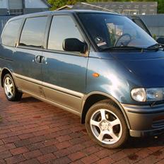 Nissan serena 2.0 gsx solgt
