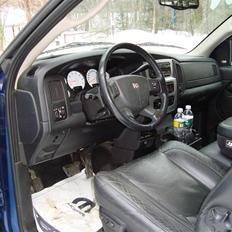 Dodge RAM 1500 V8 4X4 Laramie