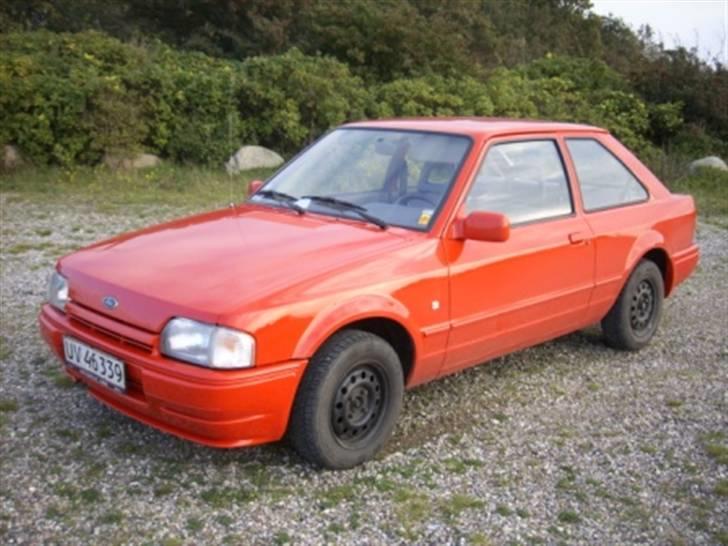 Ford Escort "SKROTTET" billede 4