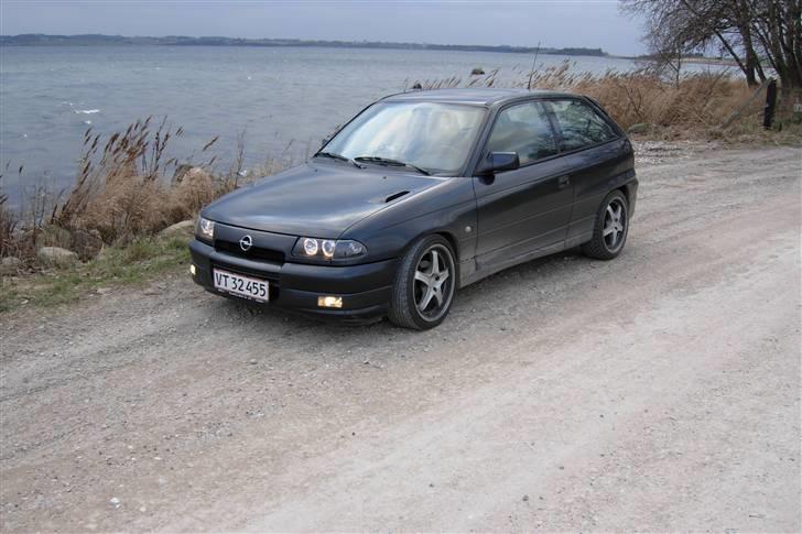 Opel astra gsi - som bil en nok for det meste ser ud en kedlig vinter dag :p billede 11