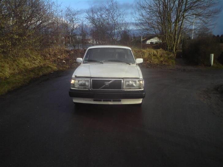 Volvo 240 GL  skrotte billede 4