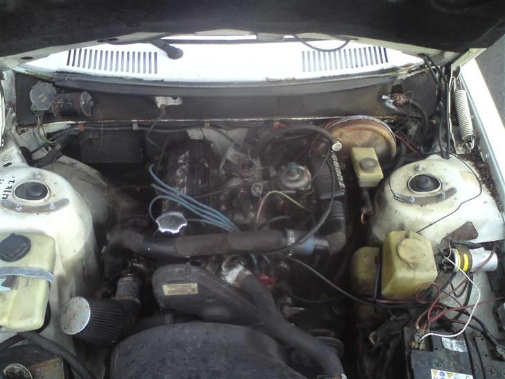 Volvo 240 GL  skrotte billede 5