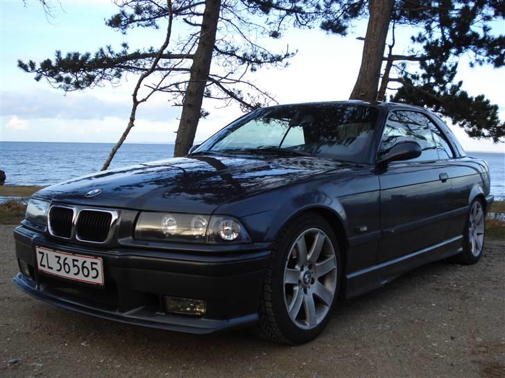 BMW 325i Cabriolet SOLGT billede 2