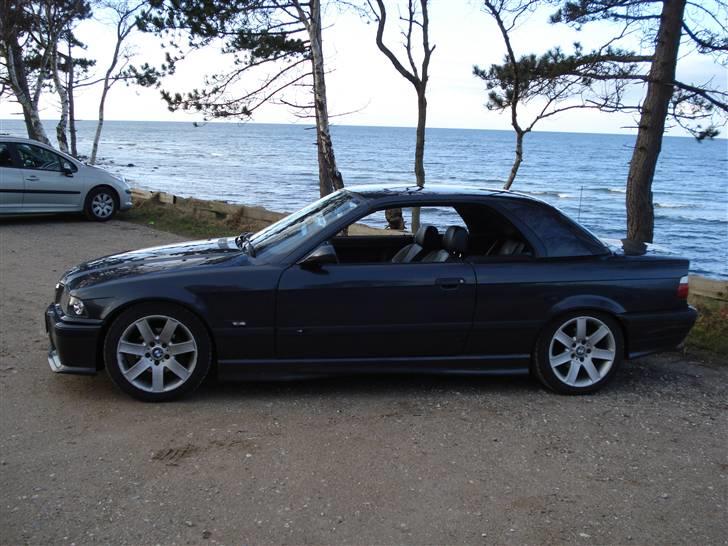 BMW 325i Cabriolet SOLGT billede 5