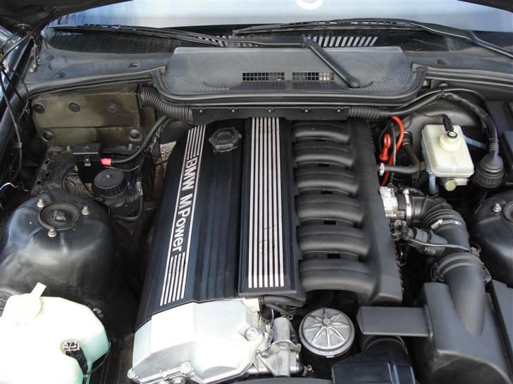 BMW 325i Cabriolet SOLGT billede 8