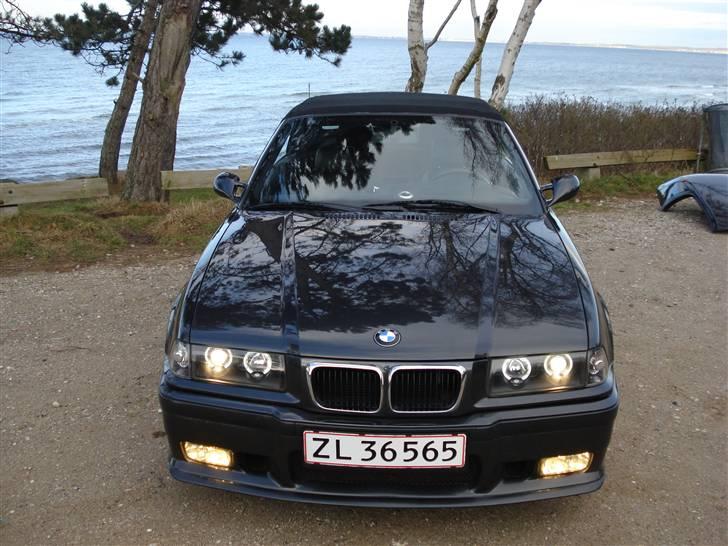 BMW 325i Cabriolet SOLGT billede 9